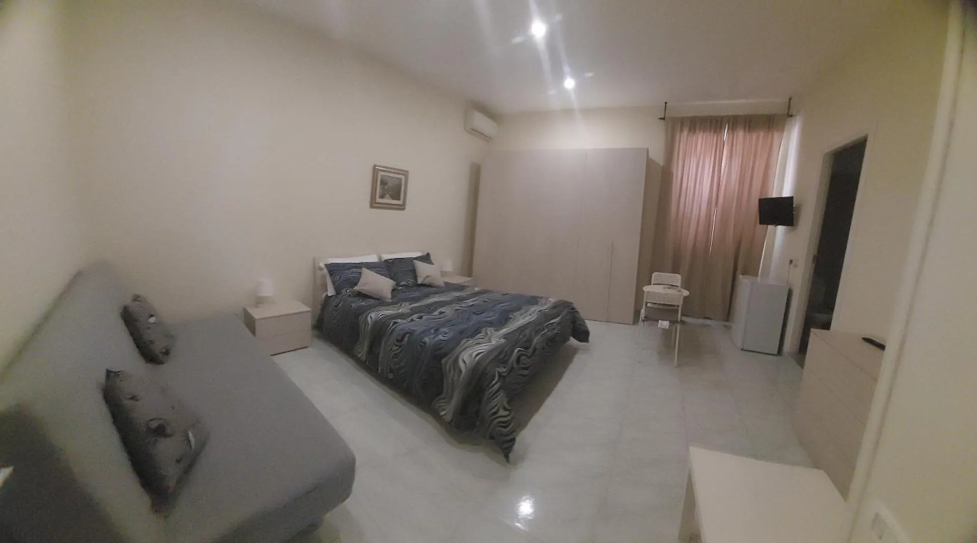 Bed and Breakfast A due passi da Dante Napoli Bed & Breakfast