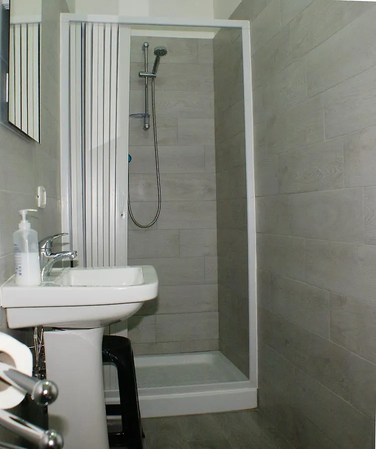A Due Passi Da Dante Bed & Breakfast Naples